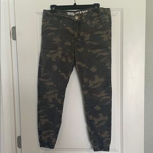VIP Camouflage Cotton Blend Pants Size 13/14